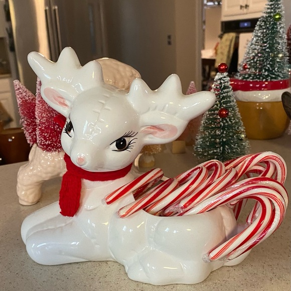 SALE!! Vintage Reindeer Planter - Picture 4 of 15